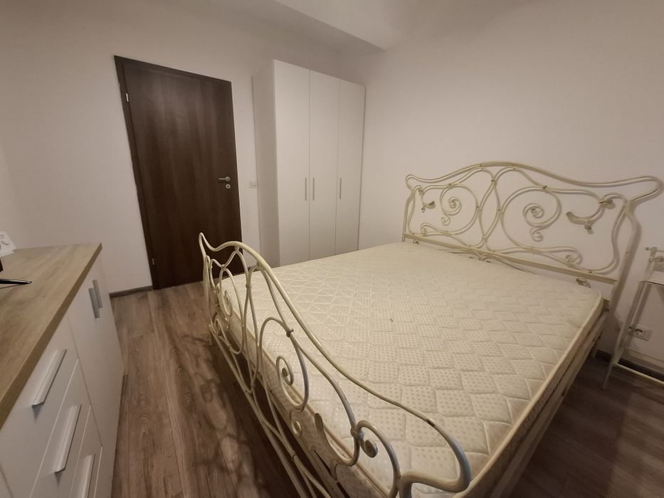 Inchiriez apartament cu 2 camere in zona Cartierului Latin