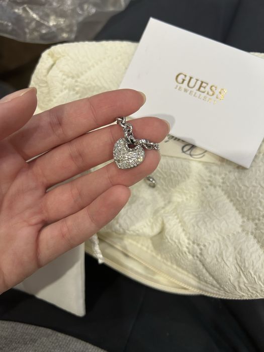 Дамска гривна Guess