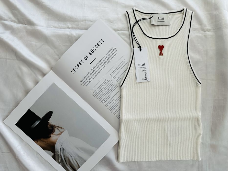 Дамски топ Ami