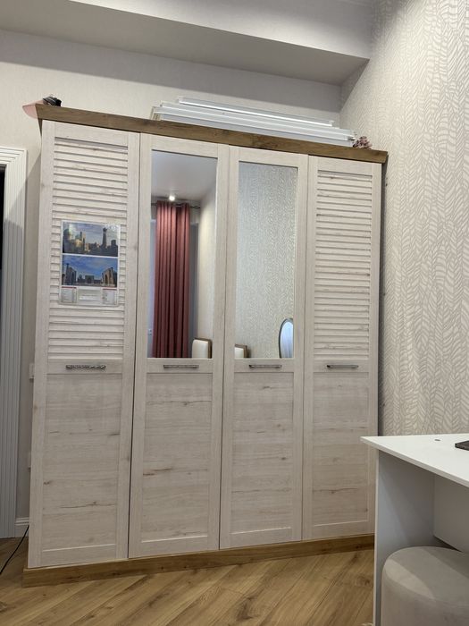 Шкаф распашной продам