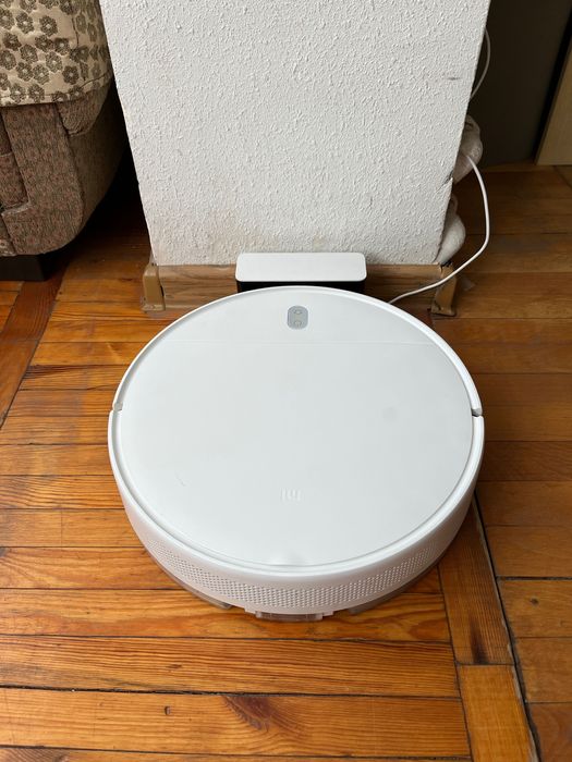 Xiaomi Robot Vacuum-Mop Essential — робот-пылесос +щетки и nera фильтр