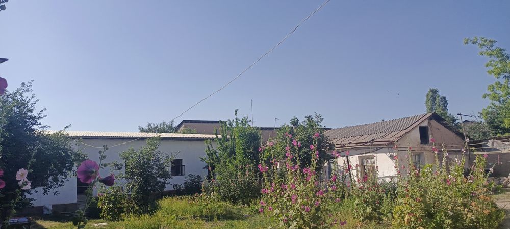 Uy sotiladi quruq yer sifatida sotiladi