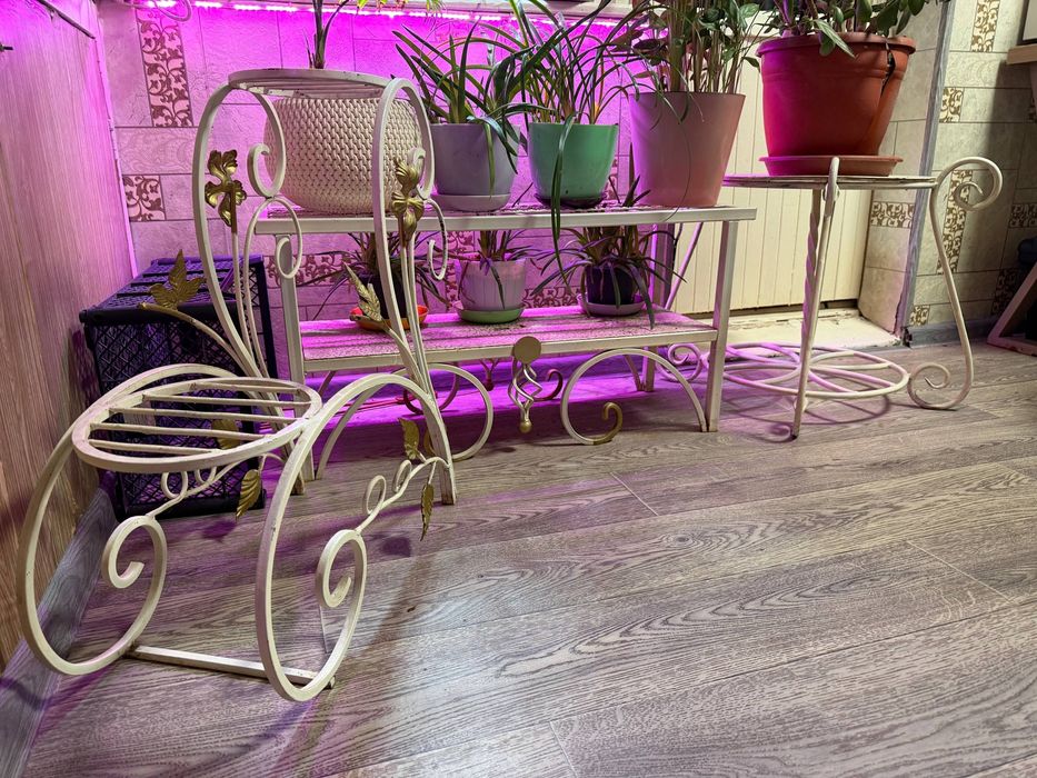 Продаю кованные подставки под цветы (ручная работа)