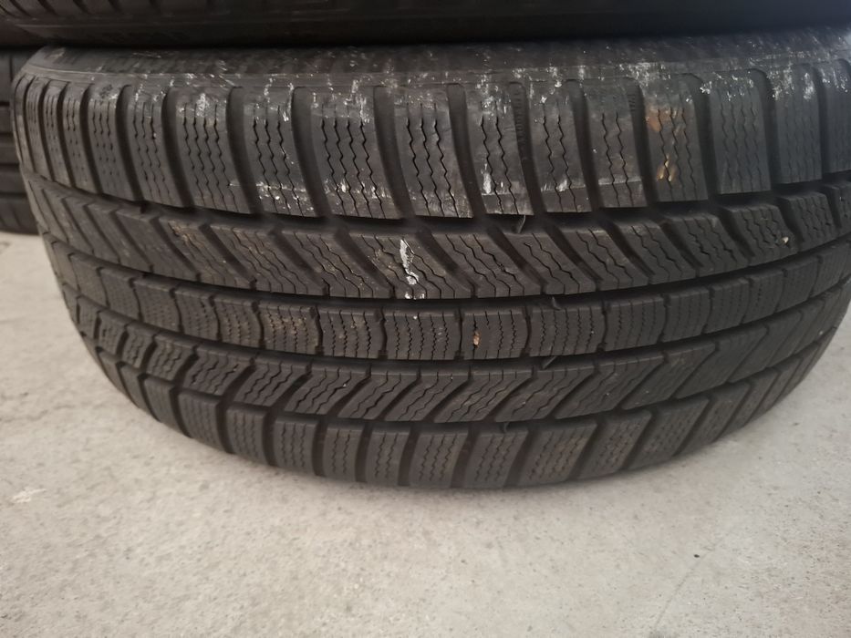 Set 4 anvelope iarna 225 40 18 Continental