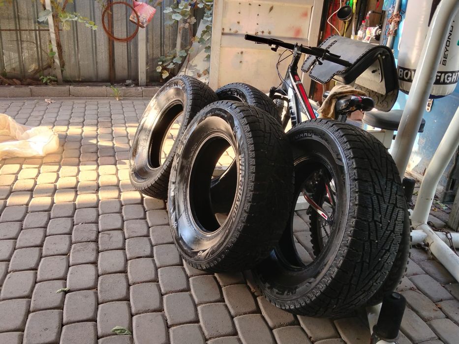 продаём резину 235/70Rраз16