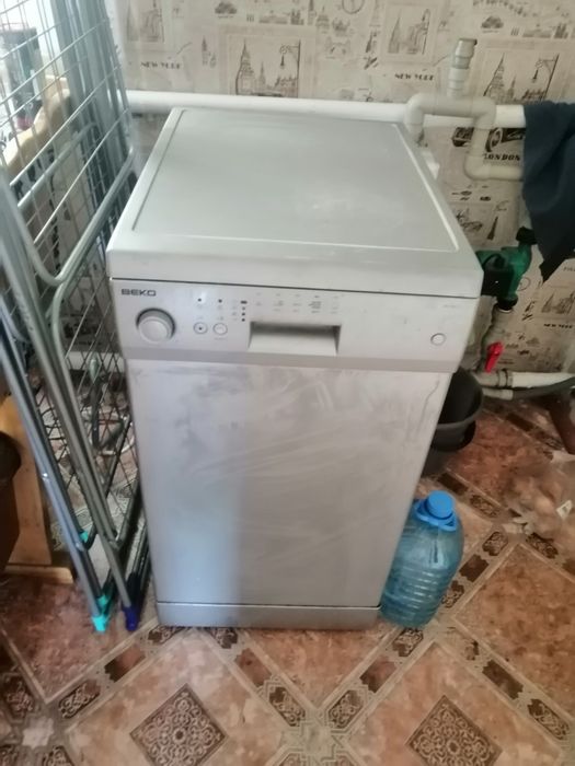 Продам посудомоечную машину