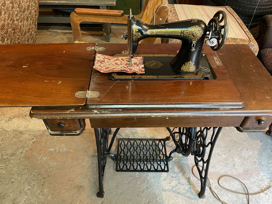 Продам .станину от швейной машины SINGER.
