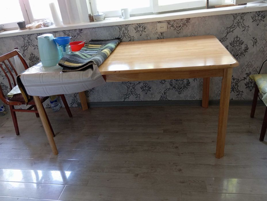 Стол обеденный деревянный(производство Малайзия)