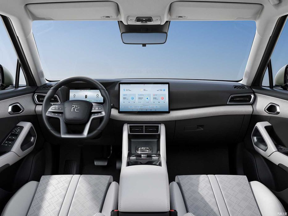 BYD Yuan Up. Yumshoq, qulay va hamyonbop.