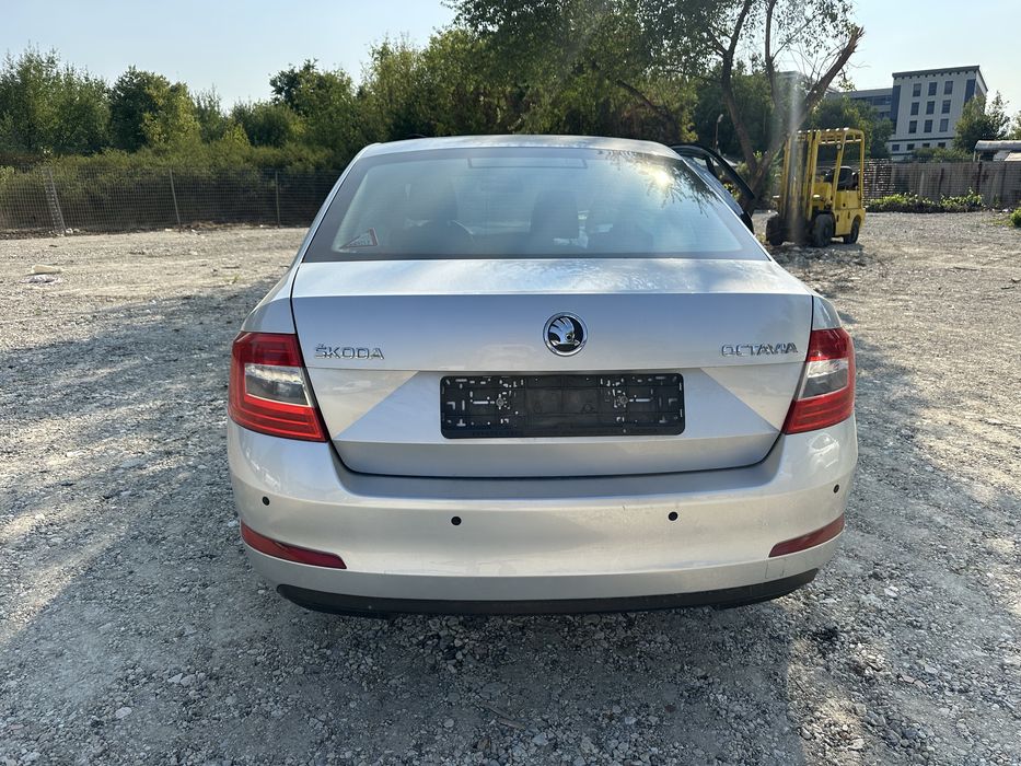Шкода Октавия 1.6tdi-CLH - На Части!!!