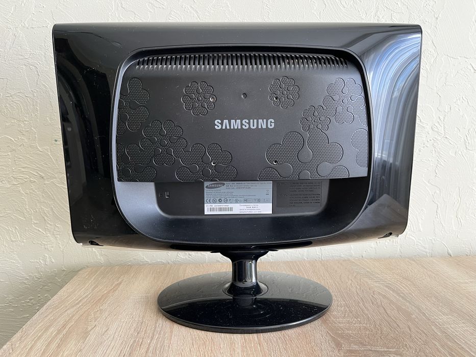 Монитор Samsung