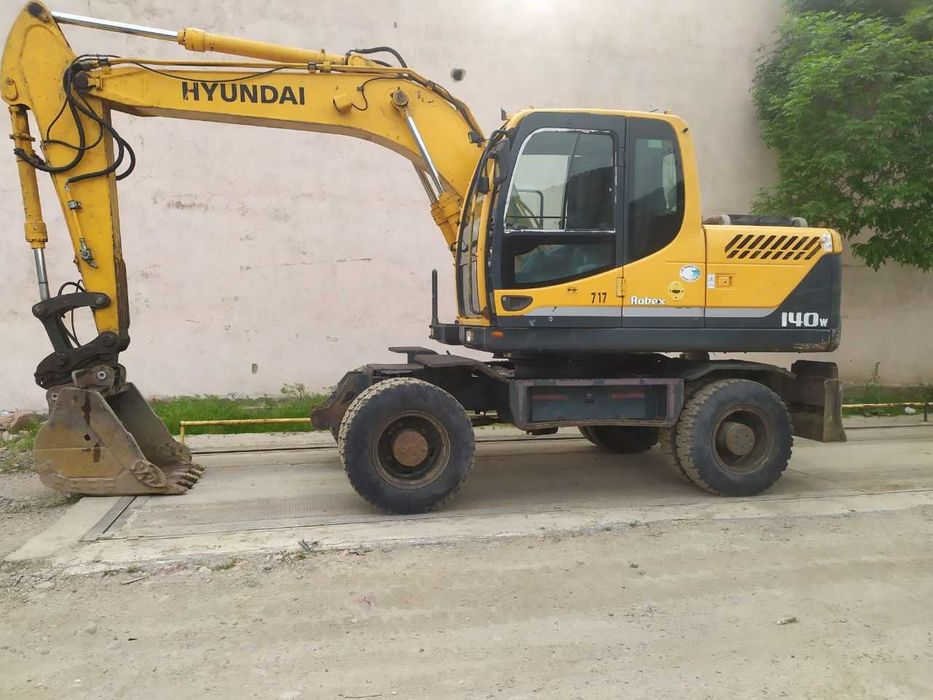 Продается экскаватор