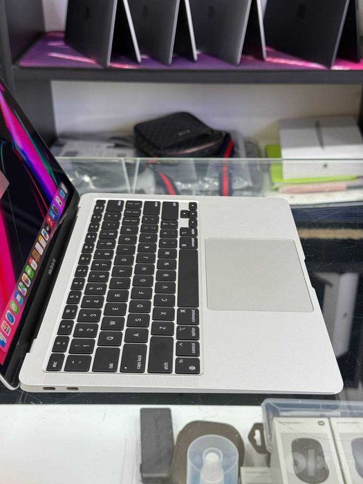 Mac Book Air M1 Silver