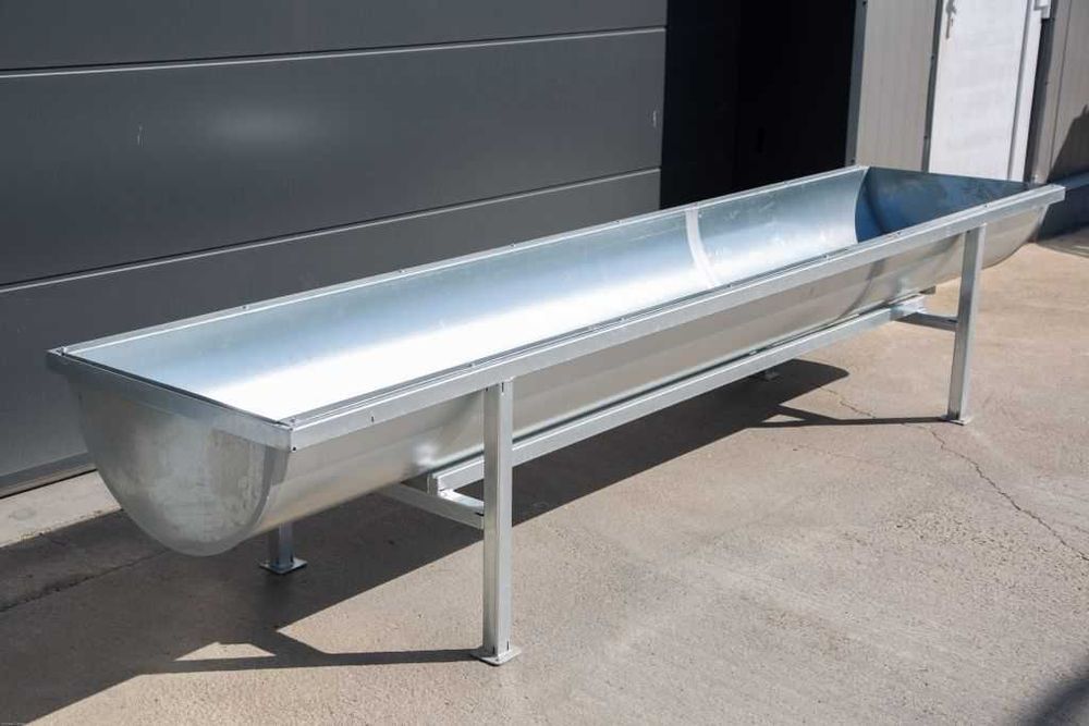 Iesle şi jgheaburi de adăpare pentru bovine, cu talpă galvanizată,l=4m