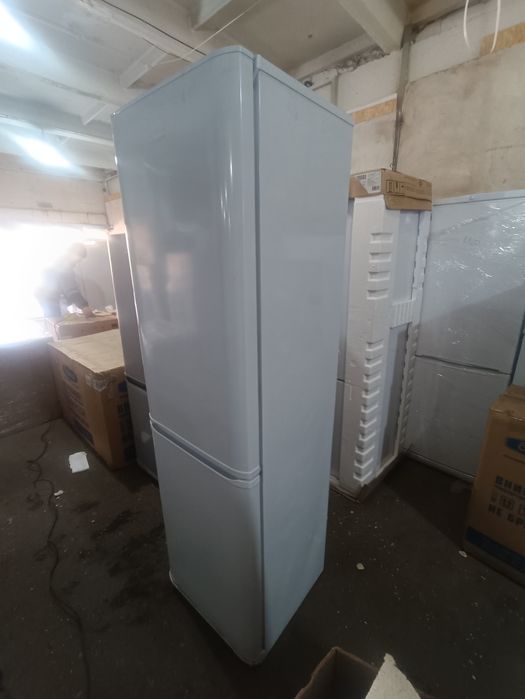 Холодильник Бирюса