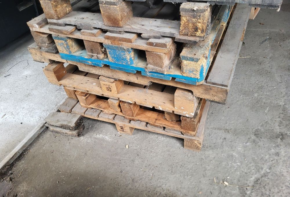 100 paleți euro, non-euro, sau ca lemn de foc