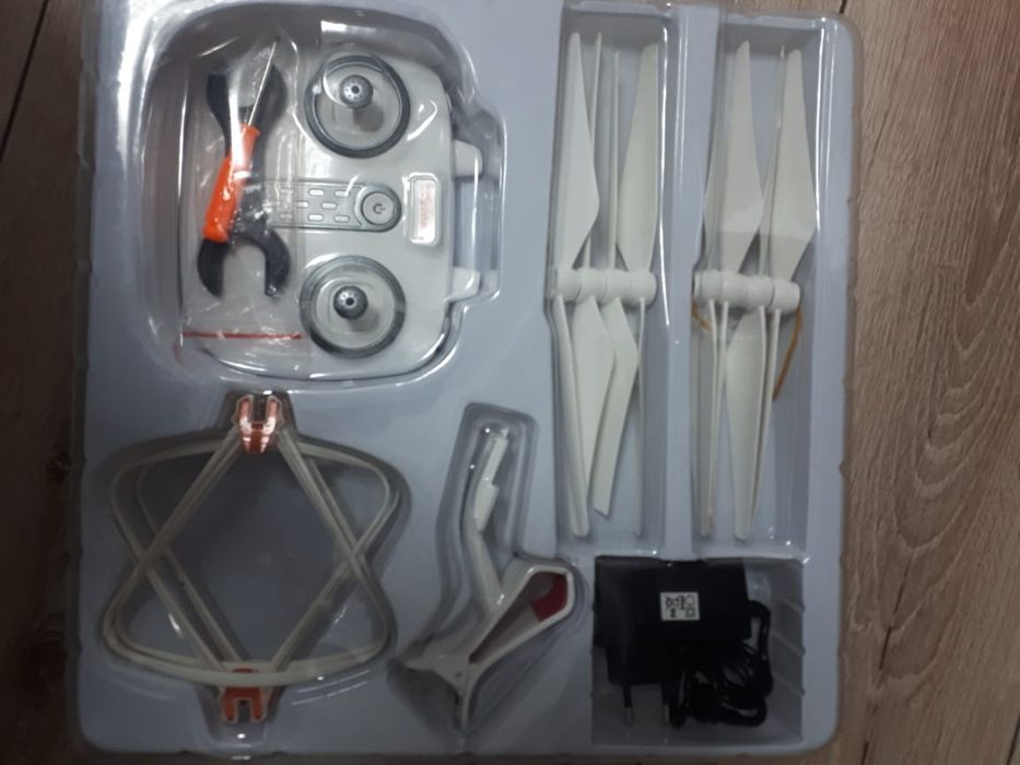 Продаётся новый дрон Syma x8 PRO