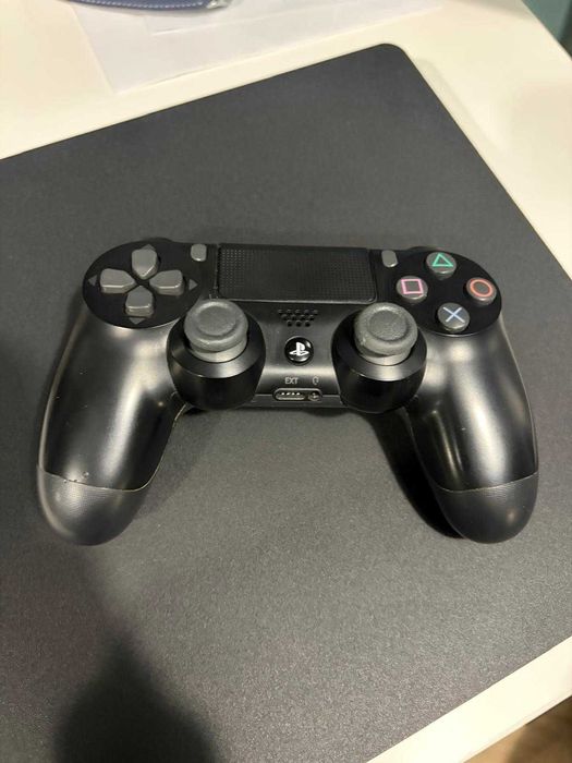 Consola PS4 Slim 500GB + 2 controllere originale V2 - Stare excelenta