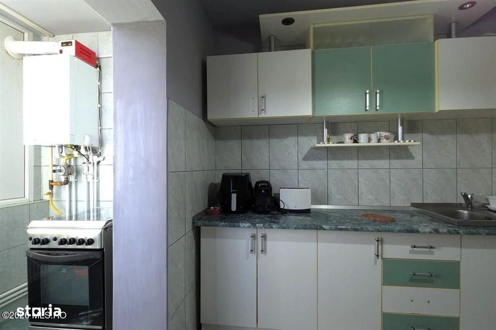Far - Parc, 2 camere decomandate, 2 balcoane, 56 mp, centrala gaz!
