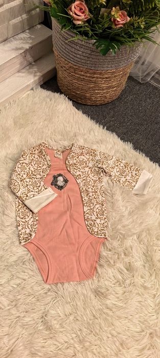 Нарядные боди на девочку 3-9 месяцев