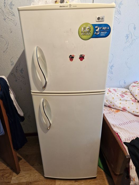 Продаем холодильник