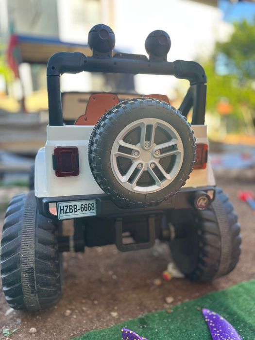 Детски акумулаторен джип