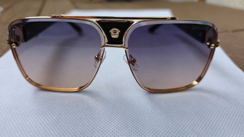 Ochelari de soare Versace rama aurie, lentila degrade