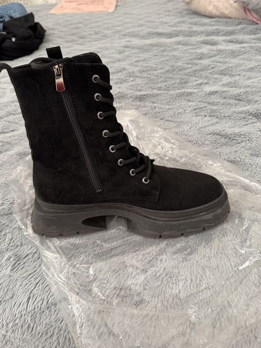 Продам      ботинки