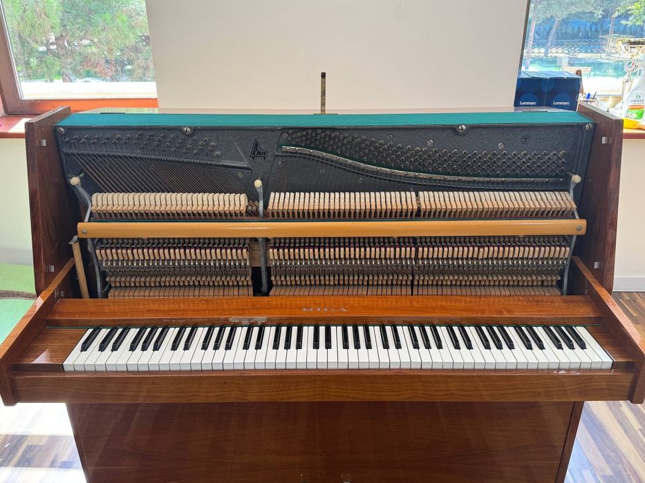 Срочно продается фортепиано. Пианино Riga. Fortepiano.