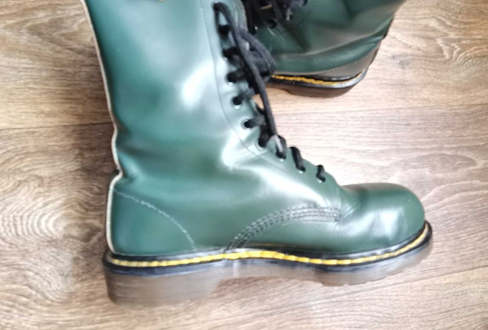 Кубински Dr. Martens made in England
