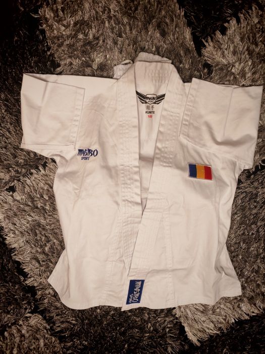 Costum karate pentru copii