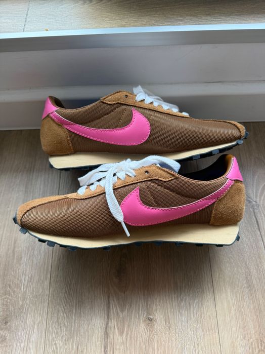 Маратонки Nike .