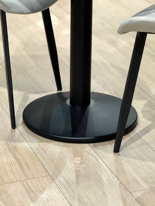 Комплект стол стульяв