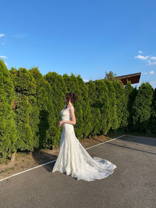 Rochie de Mireasa cu tot cu voal simplu inclus in pret