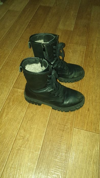 Продам девочковые зимние сапоги