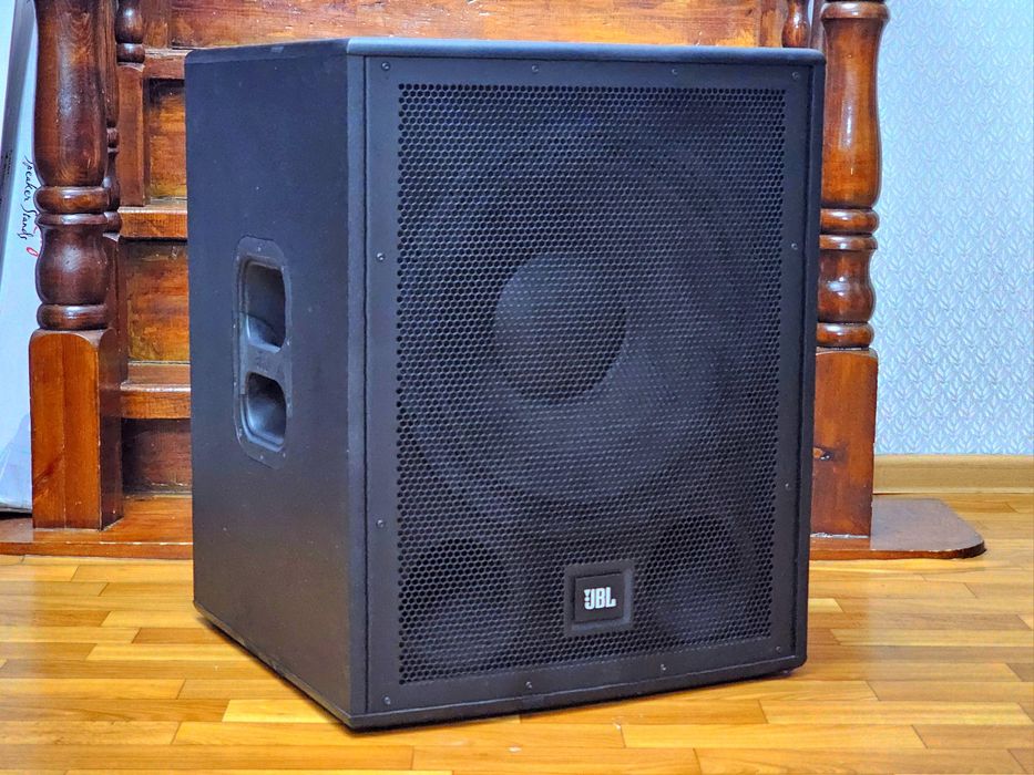 Активный сабвуфер JBL IRX115S