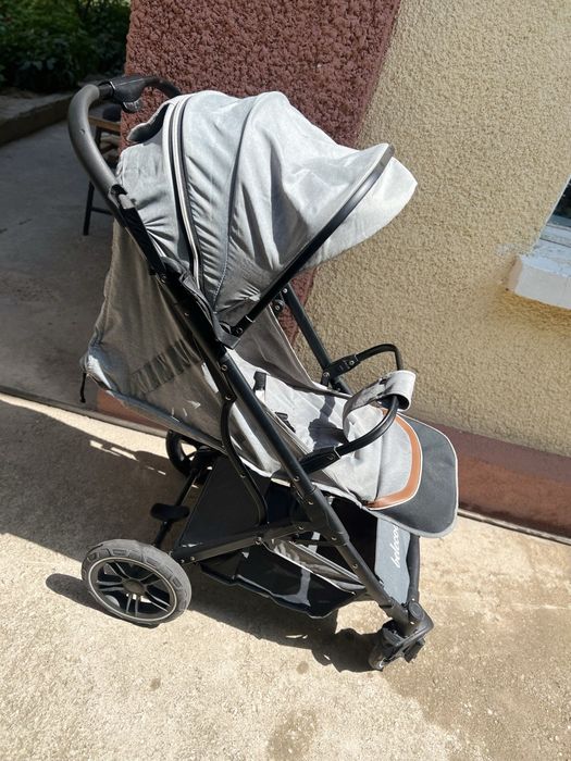 Kolyaska sotiladi xolati ortacha chemodan bolib yigiladi narxi 130.000