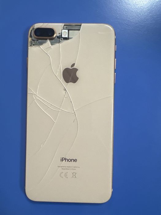 Vând telefon IPhone 8 Plus 64GB
