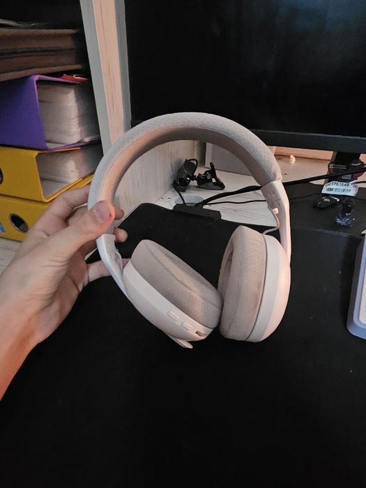 Продам клаву наушники в подарок