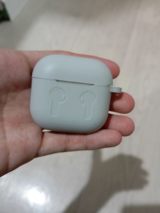Бу Наушники AirPods4