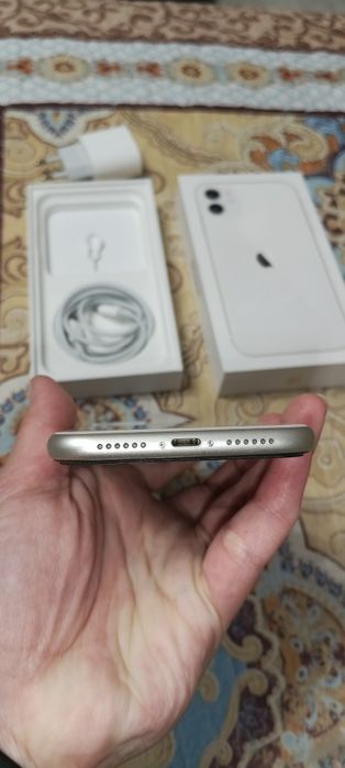 Продам Iphone 11/64