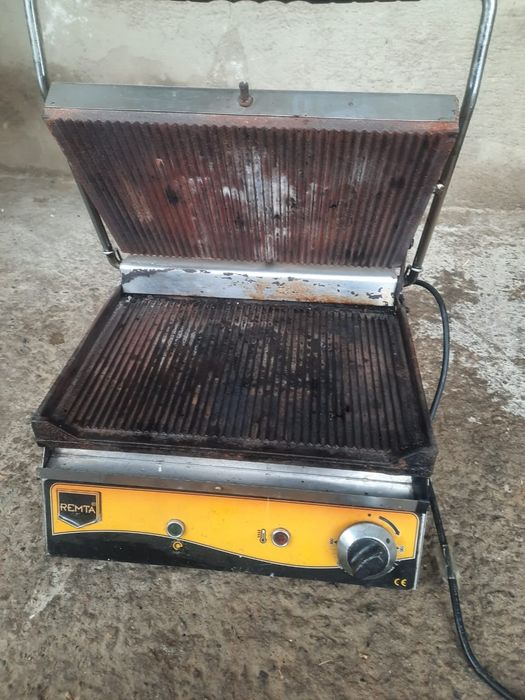 Продам Тостер И холодольник