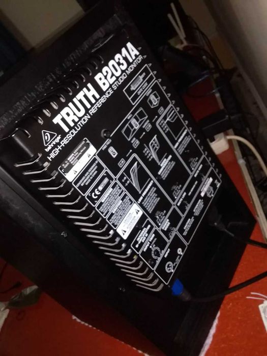 Behringer Turth B2031A Original Studio monitorlari juftligi sotiladi