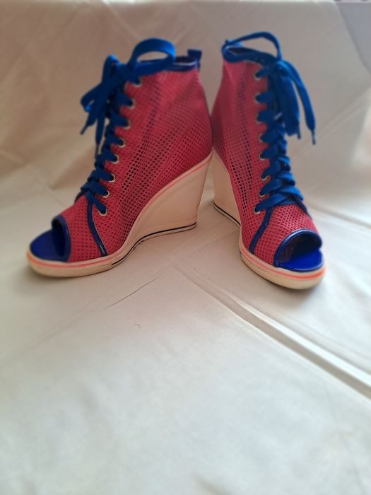 Продам босоножки-кеды 38 размера