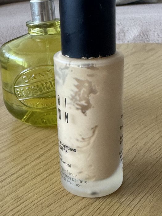 Продавам козметика, която не използвам Bobbi Brown, Prada, Vichy, DKNY