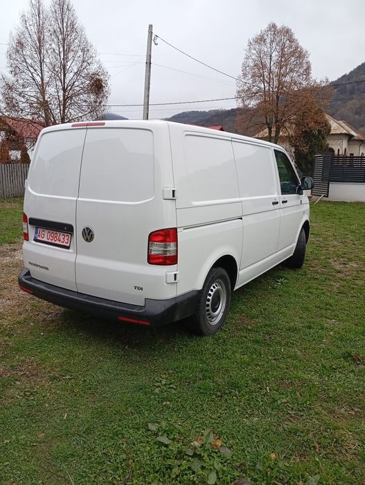 Vând autoutilitara Volkswagen Transporter T5,an de fabricație 2015,TDI
