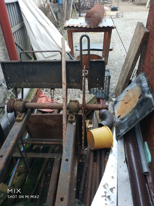 Circular cu motor pe benzină