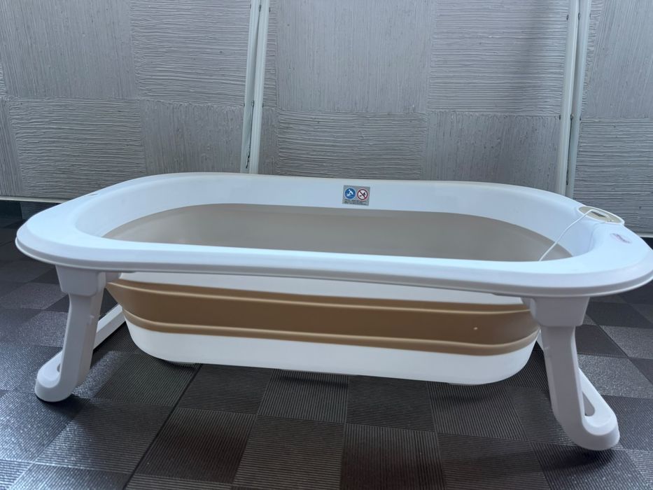 Продавам Chipolino Бебешка вана със стойка Малибу 78 см