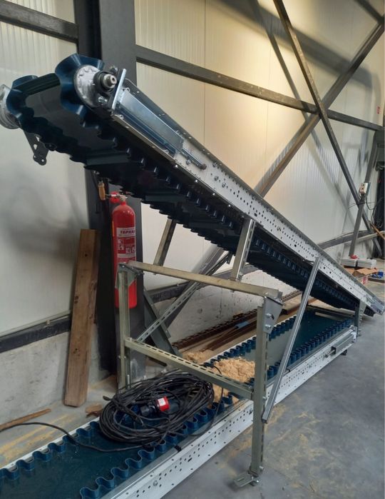 Транспортьори лентови верижни елеватори