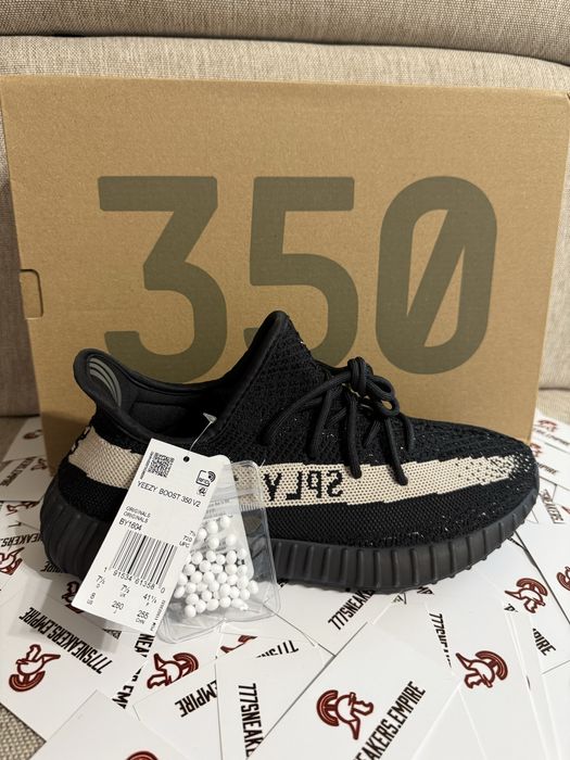 Adidas Yeezy 350 V2 Oreo